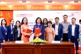 Lãnh đạo hai bên tham gia ký kết. (Nguồn: CTV)