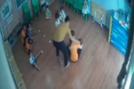 Làm rõ trách nhiệm trong vụ phụ huynh vào lớp học đánh bé mầm non
