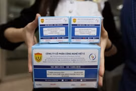 Bộ kit định tính SARS-CoV-2 do Học viện Quân y chủ trì, phối hợp vớiCông ty Cổ phần Công nghệ Việt Á nghiên cứu và sản xuất. (Ảnh: Dương Giang/TTXVN)
