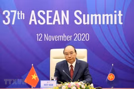 Thủ tướng Nguyễn Xuân Phúc chủ trì Phiên toàn thể Hội nghị Cấp cao ASEAN lần thứ 37. (Ảnh: Thống Nhất/TTXVN)