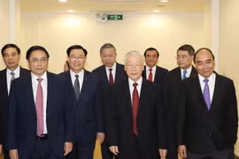 Tổng Bí thư Nguyễn Phú Trọng và các lãnh đạo Đảng, Nhà nước cùng các đại biểu dự bế mạc Hội nghị. (Ảnh: Trí Dũng/TTXVN)