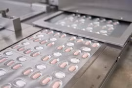 Thuốc điều trị COVID-19 của hãng dược Pfizer. (Ảnh: AFP/TTXVN)
