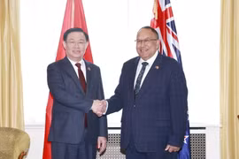 Chủ tịch Quốc hội Vương Đình Huệ và Chủ tịch Quốc hội New Zealand Adrian Rurawhe tại buổi hội đàm. (Ảnh: Doãn Tấn/TTXVN)
