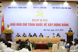 Giải báo chí ‘Búa liềm vàng’ được công bố và phát động nhân kỷ niệm 126 năm Ngày sinh Chủ tịch Hồ Chí Minh (19/5/2016). (Ảnh: PV/Vietnam+)