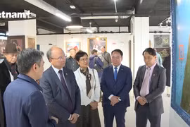 Triển lãm tranh, sản phẩm sơn mài Việt Nam và biểu diễn nghệ thuật tại Pháp