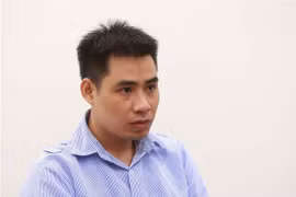 Bị cáo Nguyễn Trọng Trình khai báo trước tòa. (Ảnh: Doãn Tấn/TTXVN)