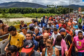 Dòng người Venezuela đi di cư. (Nguồn: Forbes)