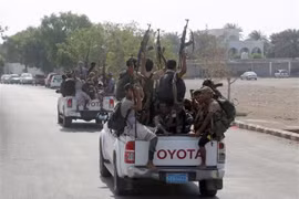 Phiến quân Houthi tại thành phố cảng Hodeidah, Yemen ngày 29/12/2018. (Ảnh: AFP/TTXVN)