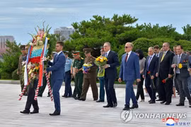 Ảnh phái đoàn Nga tại Triều Tiên. (Nguồn: Yonhap)