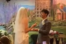 Hình ảnh được cho là chụp từ đám cưới bí mật của cặp đôi "trai tài gái sắc." (Nguồn: India TV News)