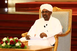 Tổng thống Sudan Omar Al-Bashir phát biểu tại Khartoum ngày 5/4/2019. (Nguồn: THX/ TTXVN)