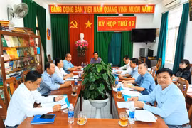 Tại Kỳ họp thứ 17, Ủy ban Kiểm tra Tỉnh ủy An Giang đã xem xét kỷ luật nhiều tổ chức đảng và đảng viên Cục trưởng Cục Thi hành Án Dân sự tỉnh An Giang. (Nguồn: Lao Động)