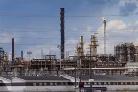 Cơ sở khai thác dầu thô Syncrude ở phía Bắc Fort McMurray, Alberta (Canada). (Ảnh: AFP/TTXVN)