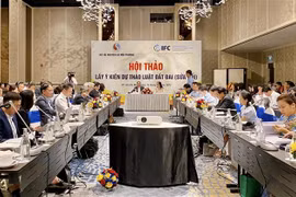 Bộ Tài nguyên và Môi trường tổ chức lấy ý kiến Dự thảo Luật Đất đai (sửa đổi) tại Thành phố Hồ Chí Minh, chiều 15/3/2023. (Ảnh: Hồng Giang/TTXVN)