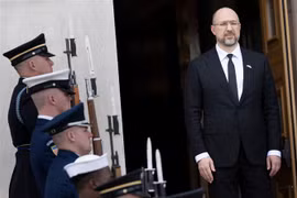 Thủ tướng Ukraine Denys Shmyhal tại lễ đón trong chuyến thăm Mỹ ở Washington, D.C., ngày 21/4/2022. (Ảnh: AFP/TTXVN)