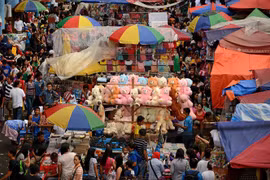 Một khu chợ ở Manila (Philippines). (Ảnh: AFP/TTXVN)