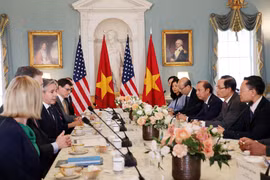 Quang cảnh cuộc làm việc của Trưởng Ban Đối ngoại Trung ương Lê Hoài Trung và Ngoại trưởng Hoa Kỳ Antony Blinken. (Ảnh: Kiều Trang/TTXVN)