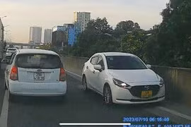 Hình ảnh chiếc xe đi ngược chiều trên Vành đai 3. (Nguồn: VTC News)