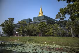 Bên ngoài toà nhà Quốc hội Thái Lan ở thủ đô Bangkok, ngày 4/3/2023. (Ảnh: AFP/TTXVN)