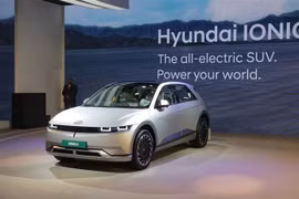 Xe điện IONIQ 5 SUV của Hãng Hyundai Motor Co. tại triển lãm ở Greater Noida (Ấn Độ) ngày 11/1/2023. (Ảnh: Yonhap/TTXVN)