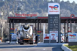 Một trạm xăng ở Marseille (Pháp). (Ảnh: AFP/TTXVN)