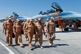 Bộ trưởng Quốc phòng Nga Sergei Shoigu trong chuyến thăm căn cứ không quân Nga ở Hmeymim, Syria. (Nguồn: TASS)