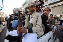 Yemen: Lực lượng Houthi cam kết không tuyển mộ lính trẻ em