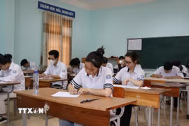 Thí sinh thi tốt nghiệp trung học phổ thông. (Ảnh: TTXVN)