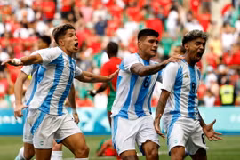 Olympic Argentina sẽ phải quyết đấu Olympic Ukraine để tranh vé đi tiếp. (Nguồn: Reuters)