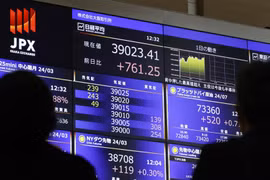 Bảng chỉ số chứng khoán tại thành phố Osaka, Nhật Bản ngày 22/2/2024. (Ảnh: Kyodo/TTXVN)
