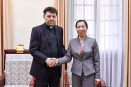 Thứ trưởng Ngoại giao Lê Thị Thu Hằng tiếp Đại diện Thường trú Tòa thánh Vatican tại Việt Nam.