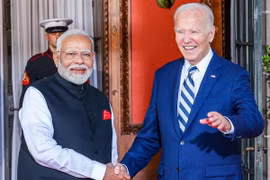 Thủ tướng Ấn Độ Narendra Modi (trái) và Tổng thống Mỹ Joe Biden tại cuộc gặp ở bang Delaware ngày 21/9/2024. (Ảnh: ANI/TTXVN)