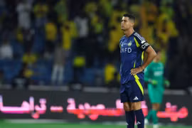 Cristiano Ronaldo chế giễu đồng đội, không nhận huy chương