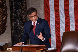 Tân Chủ tịch Hạ viện Mỹ Mike Johnson. (Ảnh: THX/TTXVN)
