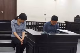 Hai bị cáo Phương và Ngân tại phiên tòa ngày 28/5. (Nguồn: Báo Công an Nhân dân)