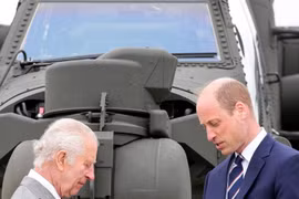 Vua Charles III chuyển giao tước hiệu quân đội cấp cao cho Hoàng tử William