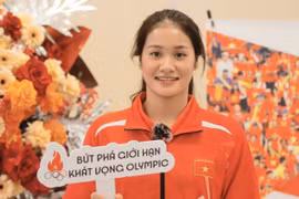 Vận động viên bơi Võ Thị Mỹ Tiên tại lễ xuất quân. (Ảnh: Minh Quyết/TTXVN)