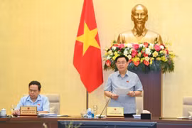 Chủ tịch Quốc hội Vương Đình Huệ phát biểu bế mạc Phiên họp thứ 32 của Ủy ban Thường vụ Quốc hội. (Ảnh: Văn Điệp/TTXVN)