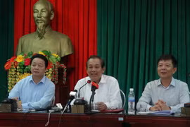 Phó Thủ tướng Trương Hòa Bình phát biểu tại buổi làm việc với bà con vùng biển Cảnh Dương, Quảng Bình. (Ảnh: Đức Thọ/TTXVN) 
