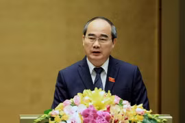 Chủ tịch Ủy ban Trung ương Mặt trận Tổ quốc Việt Nam Nguyễn Thiện Nhân trình bày Báo cáo tổng hợp ý kiến, kiến nghị của cử tri và nhân dân. (Ảnh: Phạm Kiên/TTXVN)