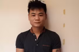 Bắt giữ đối tượng vận chuyển ma túy luôn mang theo súng bên người
