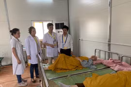 Công tác chăm sóc y tế tại ngày đầu khai mạc Đại lễ Vesak. (Ảnh: PV/Vietnam+)