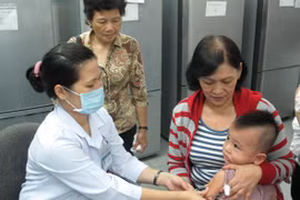 Bộ Y tế lý giải vì sao thiếu vắcxin dịch vụ thời gian qua 
