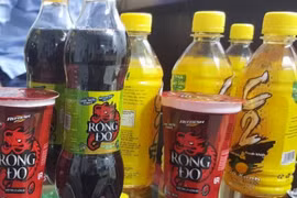 Buộc thu hồi trà xanh C2, nước tăng lực Rồng Đỏ chứa chì cao 
