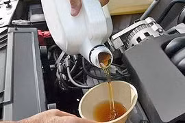 Dùng miệng hút dầu diesel, một người bị tổn thương phổi trầm trọng