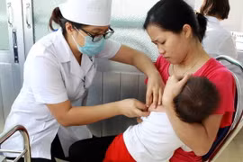 Hà Nội bắt đầu tiêm trở lại vắcxin Quinvaxem 