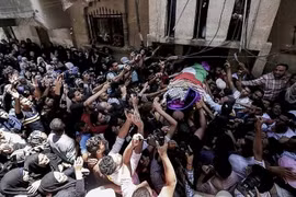 Đám tang của nữ nhân viên y tế Razan al-Najjar. (Nguồn: AFP)