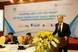 Ông Vũ Bá Phú, Cục trưởng Cục Xúc tiến Thương mại thuộc Bộ Công Thương phát biểu tại diễn đàn. (Ảnh: Trần Việt/TTXVN)