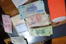 Thủ tướng biểu dương 3 học sinh trả lại 40 triệu đồng cho người mất