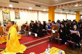 Lễ Phật Đản 2018 thu hút rất đông Phật tử tại Moskva. (Ảnh: Lê Hằng/Vietnam+)